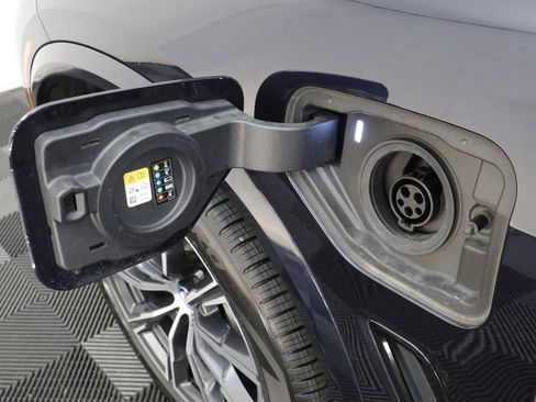 Certified 2023 BMW X5 xDrive45e w/ Executive Package image 17