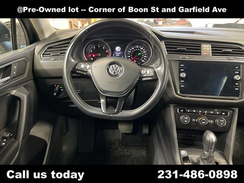 Used 2019 Volkswagen Tiguan SE w/ Panoramic Sunroof Package AWD/4WD image 17