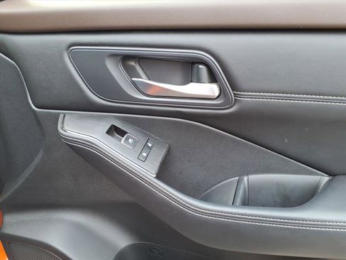 Used 2023 Nissan Rogue SL w/ SL Premium Package image 7