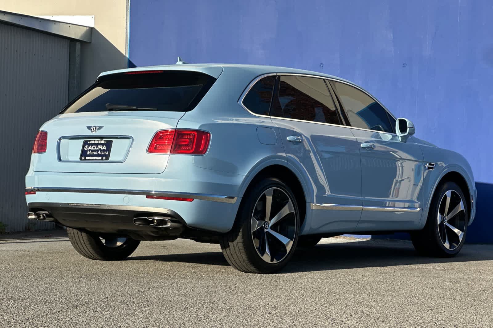 Used 2019 Bentley Bentayga AWD/4WD image 3
