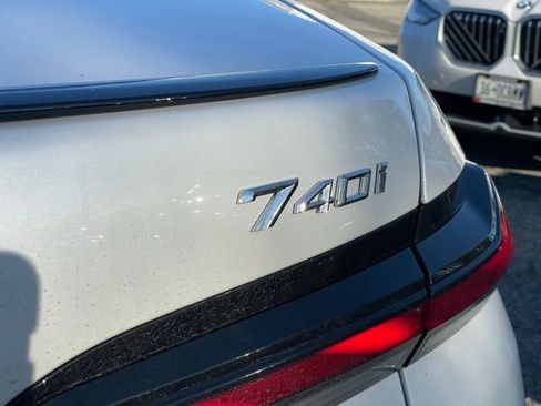 Certified 2026 BMW 740i xDrive w/ Premium Package image 29