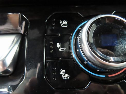 Used 2024 GMC Sierra 1500 AT4 w/ Technology Package image 68