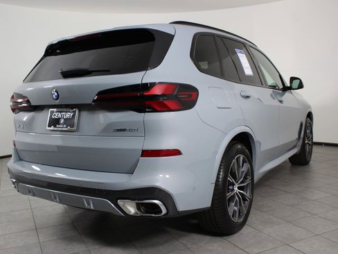 Used 2025 BMW X5 xDrive40i w/ Executive Package image 9