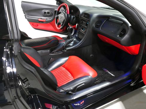 Used 2002 Chevrolet Corvette Z06 w/ Memory Pkg image 5