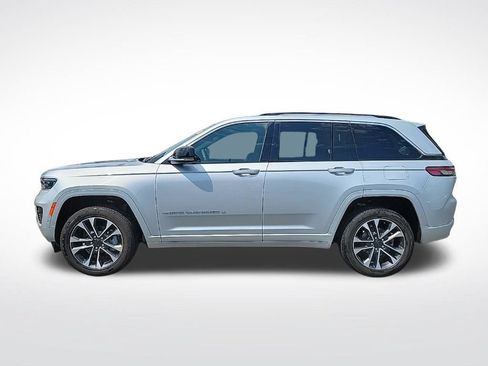 Used 2023 Jeep Grand Cherokee Overland w/ Luxury Tech Group IV AWD/4WD image 2