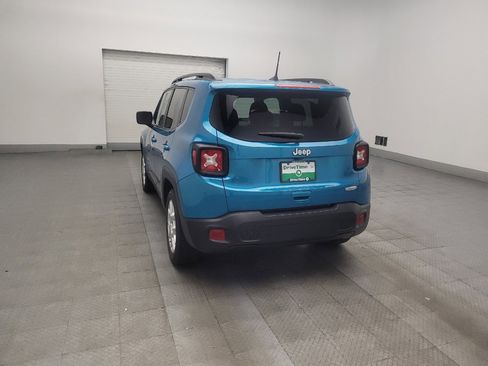 Used 2021 Jeep Renegade Latitude FWD image 5
