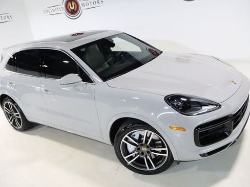 Used 2020 Porsche Cayenne Turbo AWD/4WD image 8