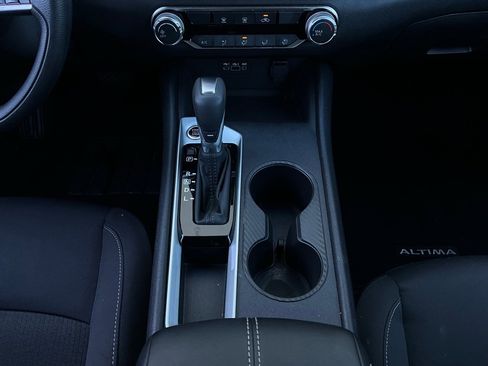 Used 2025 Nissan Altima 2.5 SV image 14