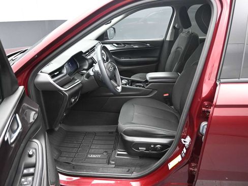 Used 2022 Jeep Grand Cherokee L Laredo w/ Luxury Tech Group I AWD/4WD image 34