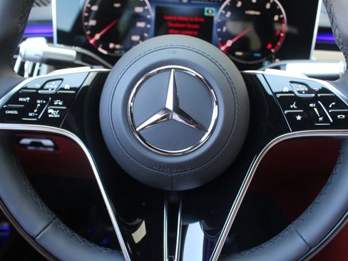 New 2025 Mercedes-Benz S 580 4MATIC Sedan image 24