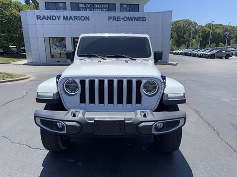 Used 2019 Jeep Wrangler Unlimited Sahara AWD/4WD image 2