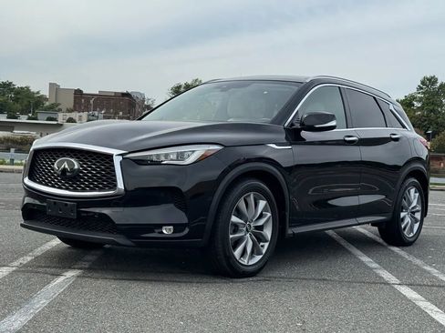 Used 2020 INFINITI QX50 Essential w/ Convenience Package image 3