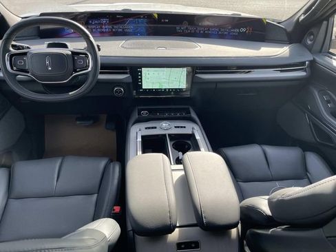 New 2025 Lincoln Navigator Reserve w/ Jet Appearance Package AWD/4WD image 16