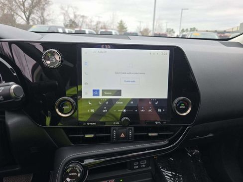 Used 2024 Lexus NX 250 FWD w/ Premium Package image 6