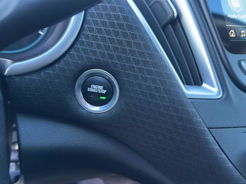 Used 2024 Chevrolet Malibu LT image 32