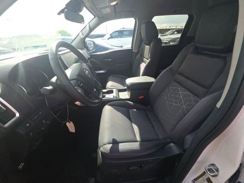 Certified 2025 Nissan Frontier SV w/ SV Convenience Package image 2