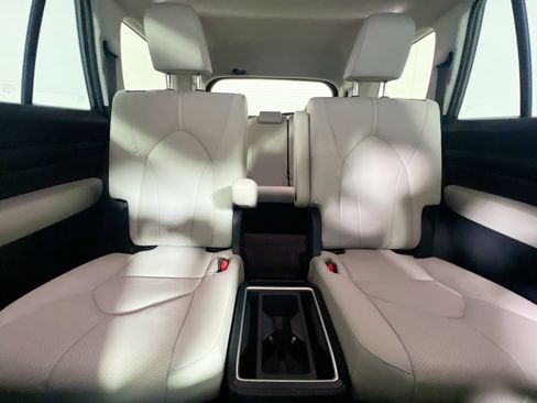 Used 2025 Toyota Grand Highlander AWD Hybrid image 33