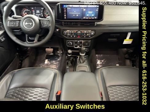 New 2025 Jeep Gladiator Sport image 18