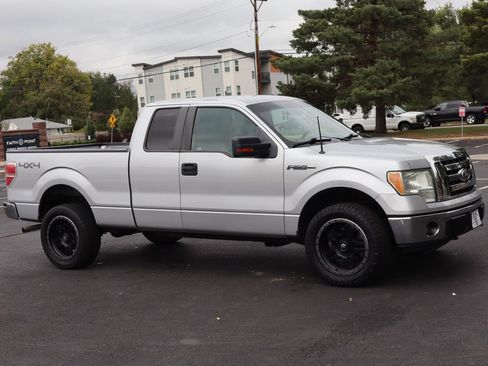 Used 2010 Ford F150 XLT image 2