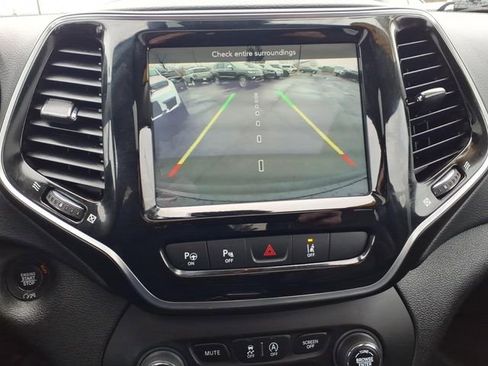 Certified 2022 Jeep Cherokee Limited w/ Mopar Interior Package AWD/4WD image 21