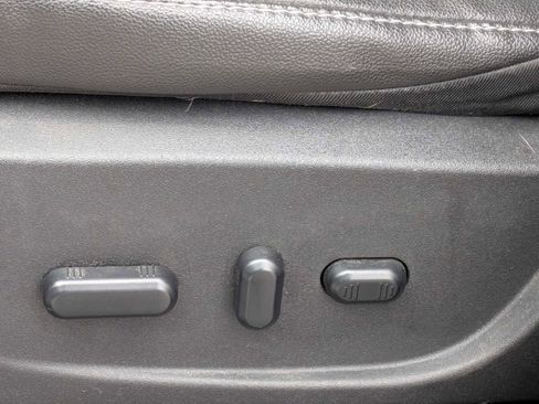 Used 2015 Ford Escape SE w/ Equipment Group 201A image 16