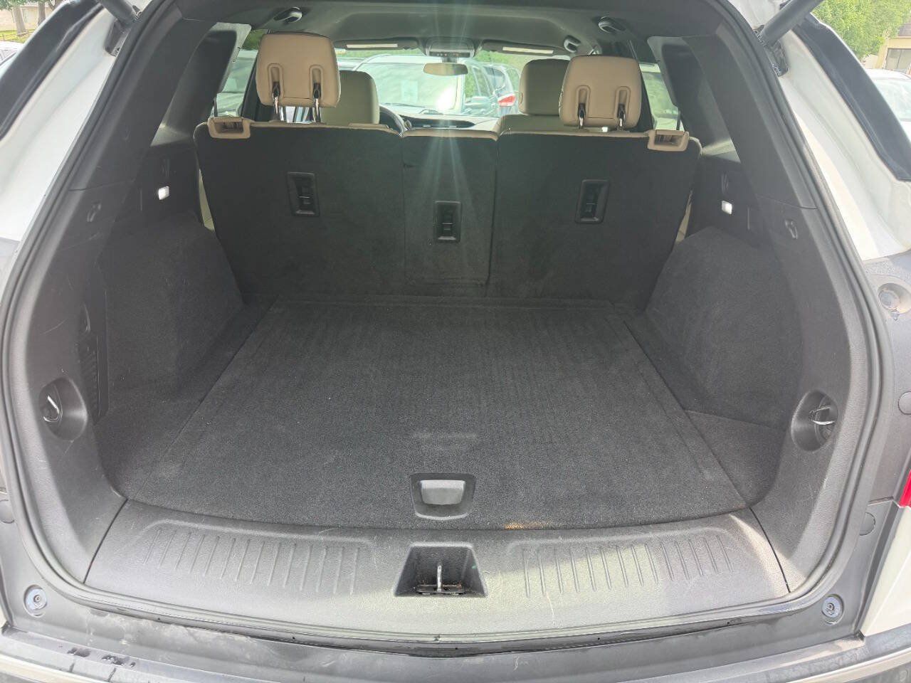 Used 2017 Cadillac XT5 FWD image 39