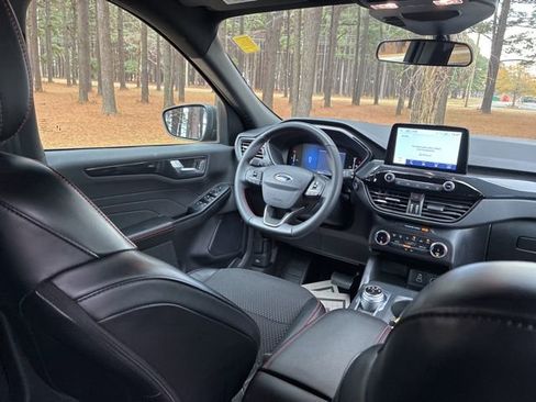 Used 2025 Ford Escape ST-Line image 25