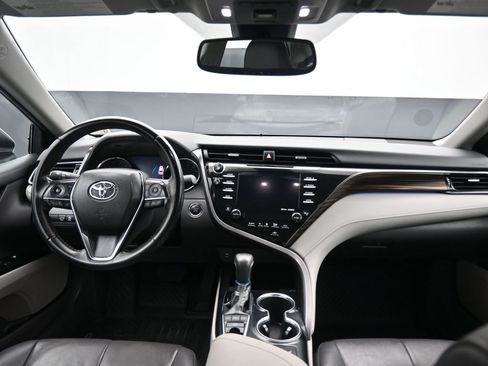Used 2019 Toyota Camry XLE image 37