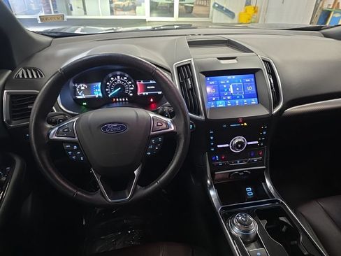 Used 2020 Ford Edge Titanium w/ Equipment Group 301A AWD/4WD image 16