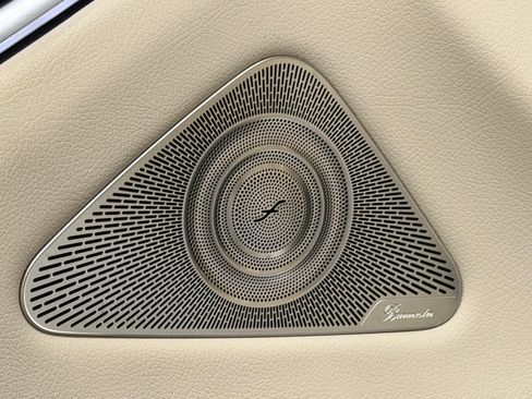 Used 2023 Mercedes-Benz S 500 4MATIC image 38