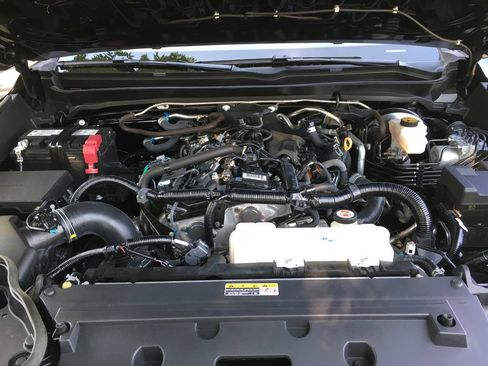 Used 2024 Toyota Tacoma SR5 AWD/4WD image 12