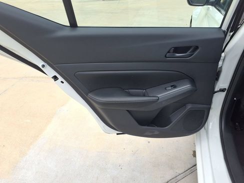 Used 2025 Nissan Altima 2.5 SV FWD image 15