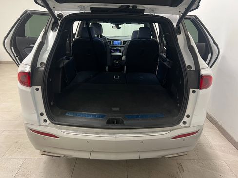 Used 2024 Buick Enclave Premium image 13