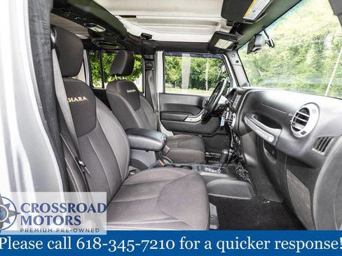 Used 2014 Jeep Wrangler Unlimited Sahara w/ Connectivity Group AWD/4WD image 25
