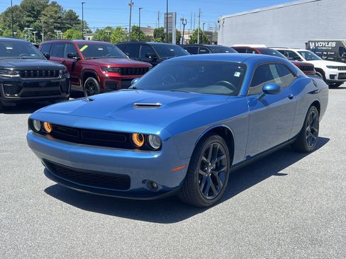 Used 2021 Dodge Challenger SXT w/ Blacktop Package RWD image 3