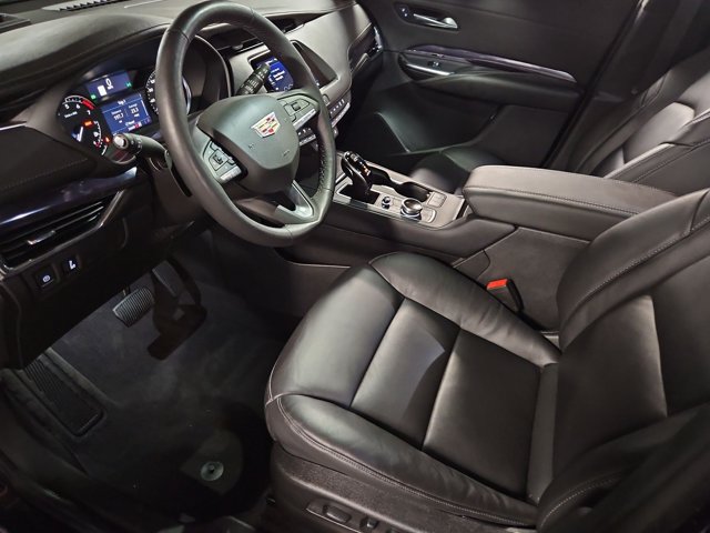 Used 2023 Cadillac XT4 Luxury w/ Cold Weather Package AWD/4WD image 9