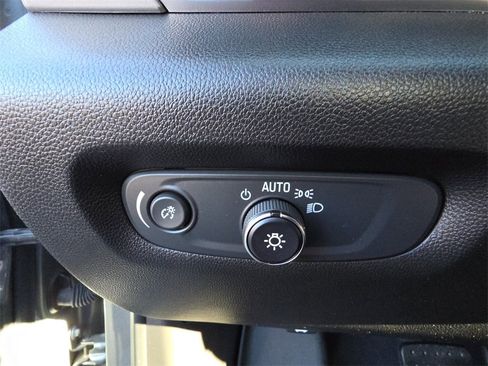 Used 2020 Chevrolet Traverse LS image 20