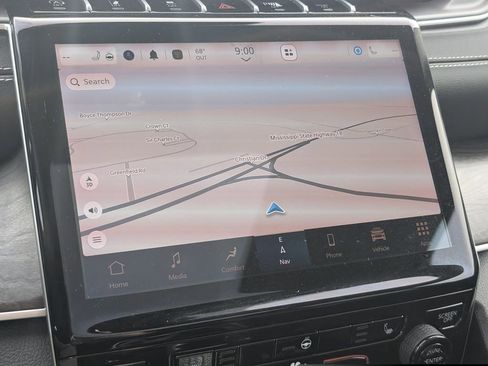 Used 2024 Jeep Grand Cherokee L Limited image 17