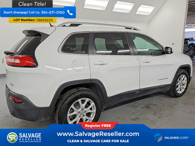 Used 2018 Jeep Cherokee Latitude w/ Cold Weather Group AWD/4WD image 4