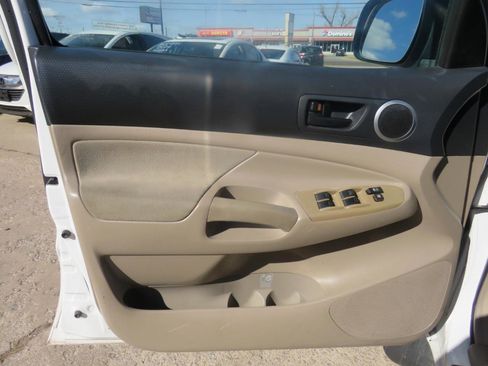Used 2006 Toyota Tacoma PreRunner image 10