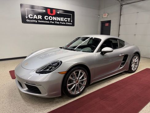 Used 2019 Porsche 718 Cayman image 2