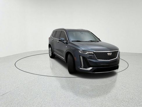 Used 2020 Cadillac XT6 Premium Luxury w/ LPO, Floor Liner Package FWD image 4