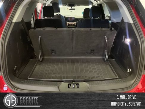 Used 2023 Ford Explorer XLT AWD/4WD image 27