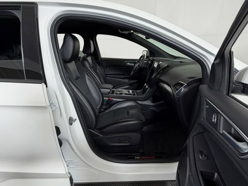 Used 2023 Ford Edge ST image 5