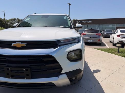 Used 2023 Chevrolet TrailBlazer LT w/ Convenience Package FWD image 14