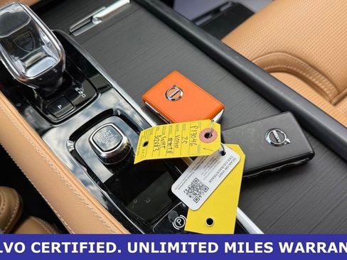 Certified 2025 Volvo XC90 T8 Ultra w/ Protection Package Premier AWD/4WD image 30