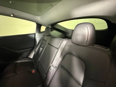 Used 2020 Tesla Model Y Long Range AWD/4WD image 22