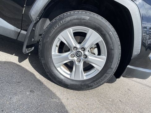 Used 2020 Toyota RAV4 XLE w/ Convenience Package AWD/4WD image 11