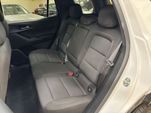 Used 2025 Chevrolet Equinox LT FWD image 38