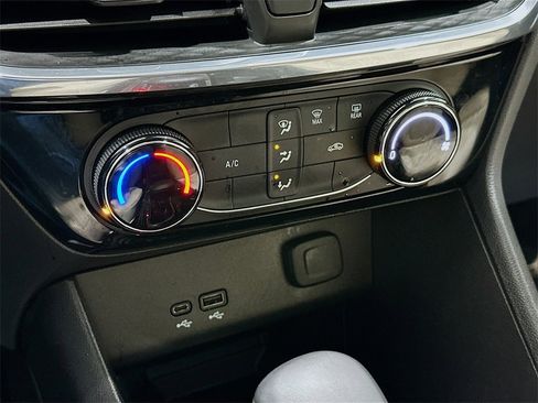 Used 2025 Buick Encore GX Sport Touring image 15